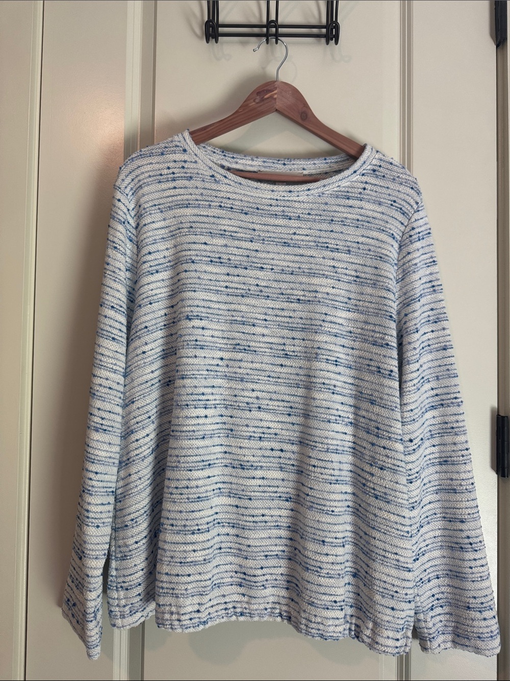 LOFT White and Blue Textured Crewneck Sweater